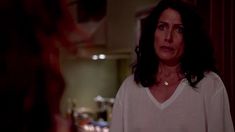 Лиза Эдельштейн без лифчика в сериале «Инструкция по разводу для женщин» фото #2