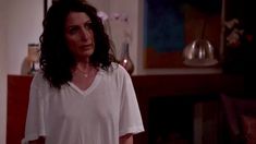 Лиза Эдельштейн без лифчика в сериале «Инструкция по разводу для женщин» фото #4