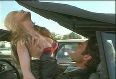 Голая Лизетт Энтони в фильме «Спасите! Умоляю!» фото #4