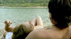 Лиззи Брошере снялась голой в фильме «У каждого своя ночь» фото #1