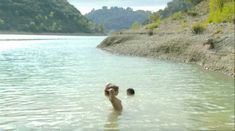 Лиззи Брошере снялась голой в фильме «У каждого своя ночь» фото #8