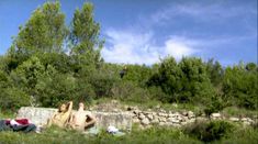 Лиззи Брошере снялась голой в фильме «У каждого своя ночь» фото #25