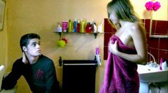 Лиззи Брошере снялась голой в фильме «У каждого своя ночь» фото #30