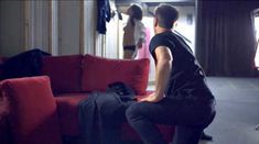 Голая Лиззи Брошере в фильме «За осенью следует зима» фото #6