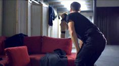 Голая Лиззи Брошере в фильме «За осенью следует зима» фото #7