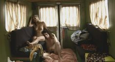 Голая Лиззи Брошере в фильме «Перевод с американского» фото #9