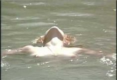 Голая Лили Тейлор в фильме «Светлый ангел» фото #1