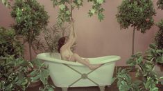 Голая Лина Ромай в фильме «Детка в Роллс-Ройсе» фото #91