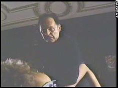 Голая Линда Блэр в фильме «Женщины за решеткой» фото #8