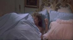 Голая грудь Линды Блэр в фильме «Ночной патруль» фото #4