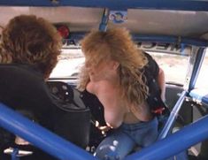 Голая Линда Вайсмейер в фильме «Малибу-экспресс» фото #5