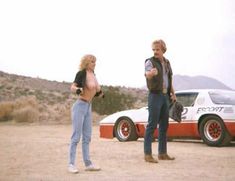 Голая Линда Вайсмейер в фильме «Малибу-экспресс» фото #8