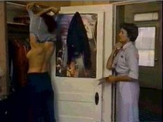 Линда Картер засветила голую грудь в фильме Bobbie Jo and the Outlaw фото #1