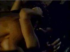 Линда Картер засветила голую грудь в фильме Bobbie Jo and the Outlaw фото #4