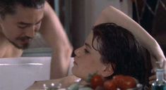 Голая Линда Фиорентино в фильме «Модернисты» фото #2