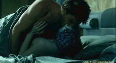 Голая Линда Харди в сериале «Бессмертный» фото #10