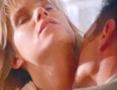 Красавица Линда Хоффман снялась голой в фильме «Джейн-стрит» фото #8