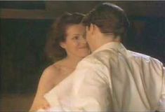 Голая Линн Редгрейв в фильме «Всё как надо» фото #1