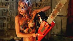 Голая Линни Куигли в фильме «Голливудские шлюхи с бензопилами» фото #12