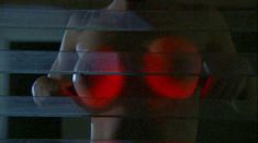 Голая Лола Дэвидсон в фильме «Сторож» фото #2