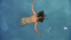 Голая Лори Сингер в фильме «Короткий монтаж» фото #3