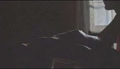 Голая грудь Лори Сингер в фильме «Летняя жара» фото #2