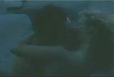 Голая Лори Сингер в фильме «Сделано в США» фото #8