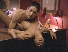 Голая Лорисса МакКомас в фильме «Железные люди» фото #1