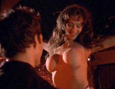 Голая Лорисса МакКомас в фильме «Железные люди» фото #8