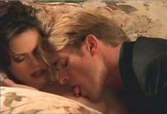 Полностью голая Лорисса МакКомас в фильме «Испытание границ» фото #7