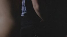 Голая Лу Дуайон в фильме «Сестры» фото #6