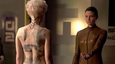 Голая Лувия Петерсен в сериале «Континуум» фото #2