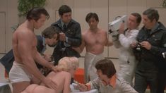 Голая Луиза Мориц в фильме «Смертельная гонка» фото #3