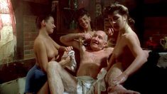 Голая Лэндон Холл в фильме «Повелитель кукол 3. Месть Тулона» фото #4