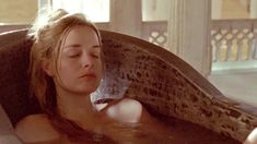 Голая Люси Браун в фильме «Испытание королевского стрелка Шарпа» фото #5