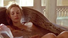 Голая Люси Браун в фильме «Испытание королевского стрелка Шарпа» фото #6