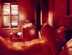 Голая Люси Лорье в фильме «Двойник» фото #2