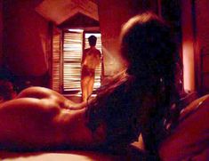 Голая Люси Лорье в фильме «Двойник» фото #4