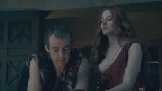 Голая Люси Лоулесс в сериале «Спартак. Кровь и песок» фото #8