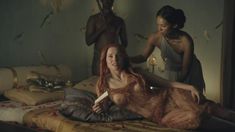 Голая Люси Лоулесс в сериале «Спартак. Кровь и песок» фото #12