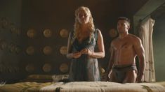 Голая Люси Лоулесс в сериале «Спартак. Кровь и песок» фото #20