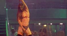 Голая Люси Лью в фильме «Зона преступности» фото #3