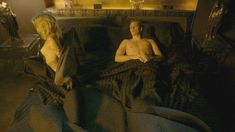 Голая Мадлен Брюэр в сериале «Хемлок Гроув» фото #24