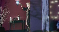 Мадонна засветила грудь в фильме «Дик Трэйси» фото #1