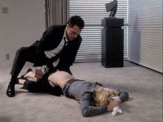 Голая Мадонна в фильме «Опасная игра» фото #9