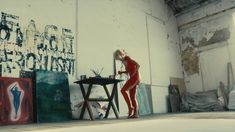 Голая МайАнна Бёринг в сериале «Белая жара» фото #1