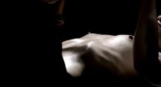 Голая Мануэла Мартелли в фильме «Грядущее» фото #16