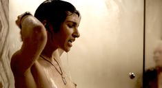 Голая Мануэла Мартелли в фильме «Грядущее» фото #17