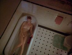 Голая Марг Хельгенбергер в фильме «Кадр за кадром» фото #2