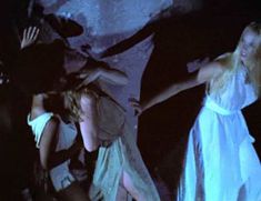 Голая Маргарет Марков в фильме «Арена» фото #17